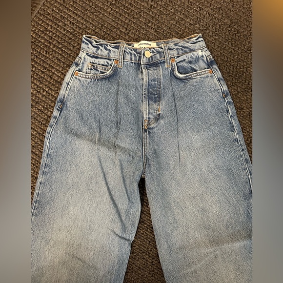 Reformation jeans with pleated front size 23 - Picture 2 of 4